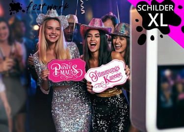 Frauen mit pinken FestWork XL Fotobox Schildern auf Party
