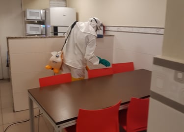 Serviço de dedetização realizado pela Acqualimp