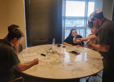 "pessoas ultilizando VR para Integração e dinâmica de Grupo"  