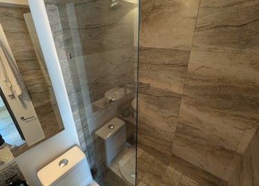 ancel de baño con diseño personalizado y presupuesto inmediato