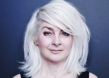 Louloushopsalot Portrait LouiseSouch