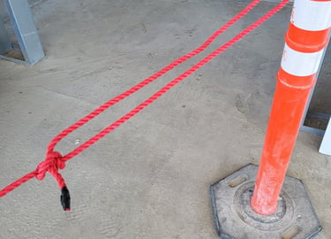 tautline hitch used to quickly adjust rope barriers