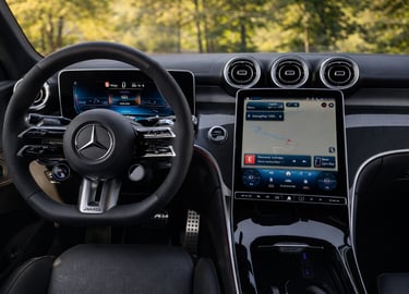 Interior do Mercedes Classe A elétrico com painel digital e central multimídia