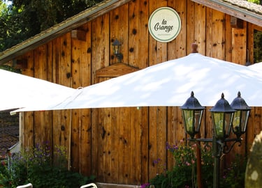 Chalet typique suisse, restaurant la grange, vescovato, terrasse, fraicheur, atypique 
