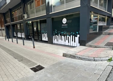 aparador de l'escola de música jordi barceló 