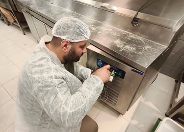Mersinde aral soğutma tezgah tipi soğutma dolabı servisi