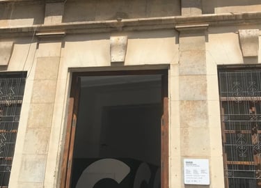 Fachada del centro del Carmen Cultura contemporánea.