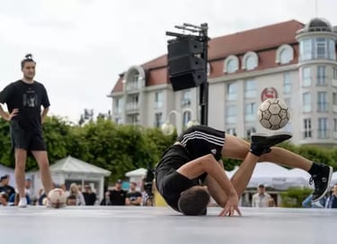 Benoit Bergasse en compétition de freestyle foot aux championnats d'Europe.