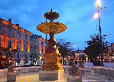 La place Jean Jaurès, le point central autour duquel s'articule la vie au centre-ville