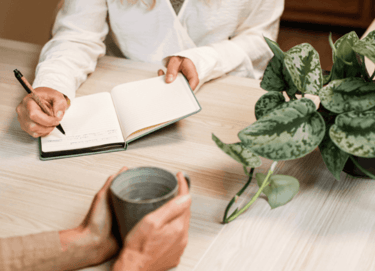 Intake gesprek hypnose in het kantoor van refunction