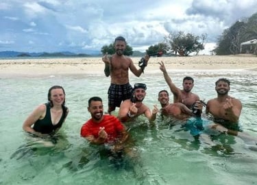Overnight beach camping between El Nido and Coron – bonfire, stars, and island life