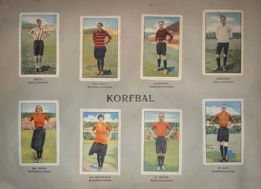 Page from the Vittoria Egyptian Cigarettes Miss Blanche album featuring Korfbal similar to basketbal