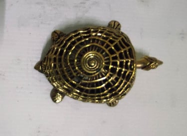 "tribal style brass tortoise mesh pattern-sideview-for global buyers"