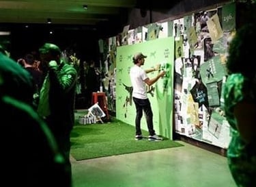 yo realizando un show en directo de live painting