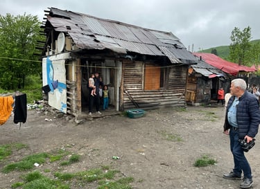 Familie med tre barn fikk hjelp til nytt hus.