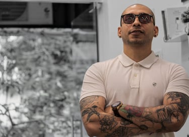 Photo of a Executive posing with crossed hands