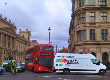 Furgoneta de Transportes Beal en las calles de Londres