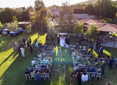 foto aérea con drone de matrimonio