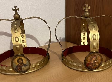 Стародавні українські вінчальні вінці, що служать далі у нашій громаді м. Штутгарт