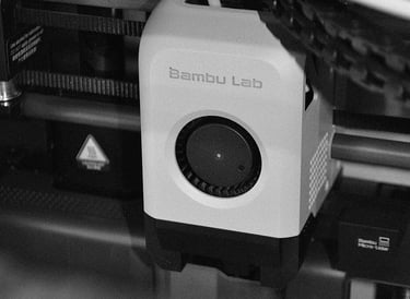 Tête d’impression d’imprimante 3D dans l'atelier ALIKA solutions