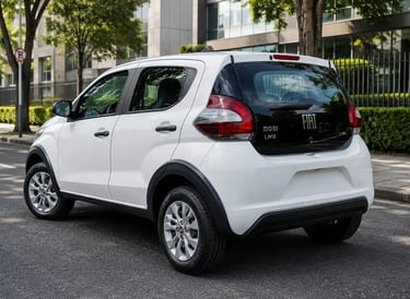 Traseira do Fiat Mobi 2024 branco estacionado em rua urbana durante o dia