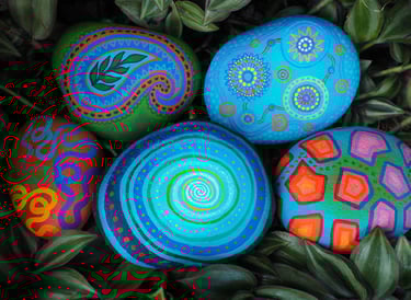 hand painted pebbles