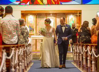 Salida de los novios de la Parroquia Corazón Eucarístico de Jesús