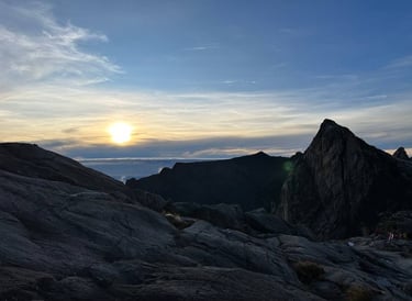 borneo mount kinbalu lows peak sunrise