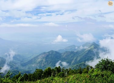 Breathtaking panoramic scenery from Coaker’s Walk in Kodaikanal.