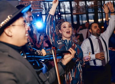 Mauro Ruiz, violinista profesional, creando experiencias musicales elegantes y sofisticadas en bodas