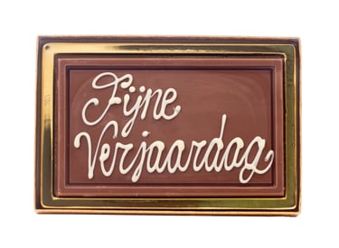 Chocolade plaatje met geschreven wens, Gelukkige verjaardag