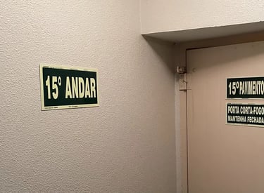Sinalização e Placas de Emergência
