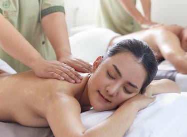 Couples massage - Enjoy a shared moment of relaxation in our cozy couples room—perfect for unwinding