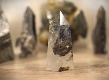 Garden Quartz polished tower
