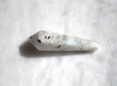 Rainbow Moonstone with flash