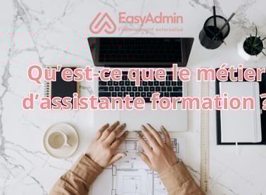 photo d'une femme qui a ses mains posées sur son ordinateur portable