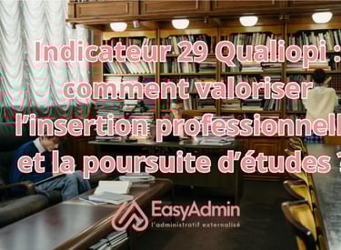 Photo de trois personnes qui se trouvent dans une bibliothèque en train d'étudier