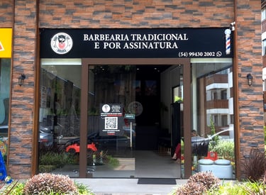 fachada da barbearia barbarossa de gramado no rs. Barbearia tradicional e por assinatura.