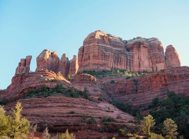 Sedona - Cathedral Rock is a short but strenuous & steep climb up, but coming down takes longer