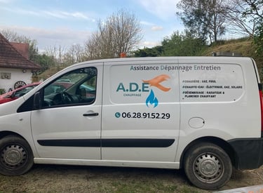 camion de l'entrepise de dépannage et entretien de chaudière ADE chauffage à Bérenx