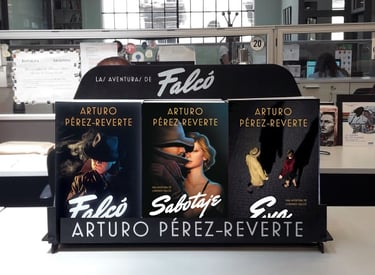 Exhibidor de CheckOut para colección "Las Aventuras de Falcó" de APR para Penguin Random House.