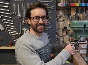 Guillaume Carruzzo artisan menuisier formé chez les Compagnons du Tour de France