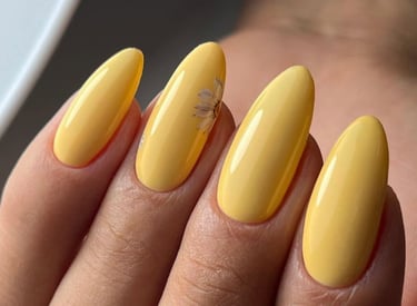 Geltoni nagai su dekoru