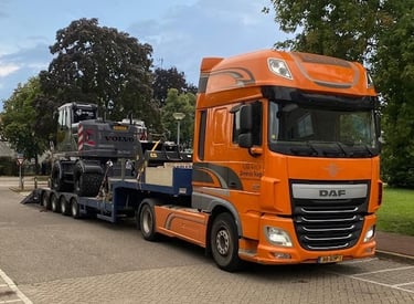 a truck with a flat bed and a flat bed