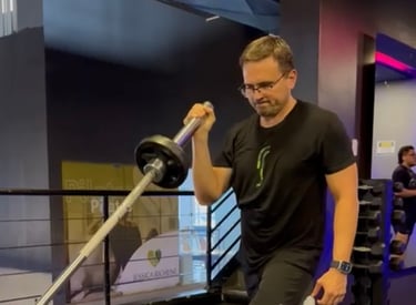 Me exercitando na academia