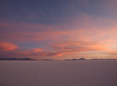 salar de uyuni elopement in Bolivia