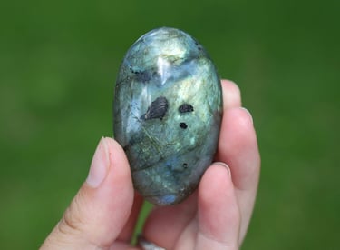 Labradorite with flash