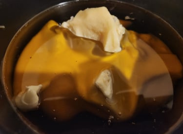 Organic beeswax melting
