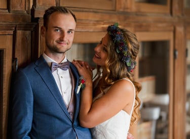Hochzeit Wedding in Schloss Kloster Holzen Augsburg Standesamt Brautpaar Fotoshooting