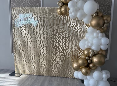 Blizgi auksinė foto siena, foto siena renginiams, foto siena gimtadieniui, veidrodine foto siena